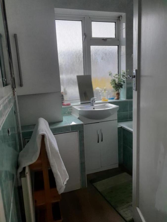Grey Double Bedroom London Exteriör bild